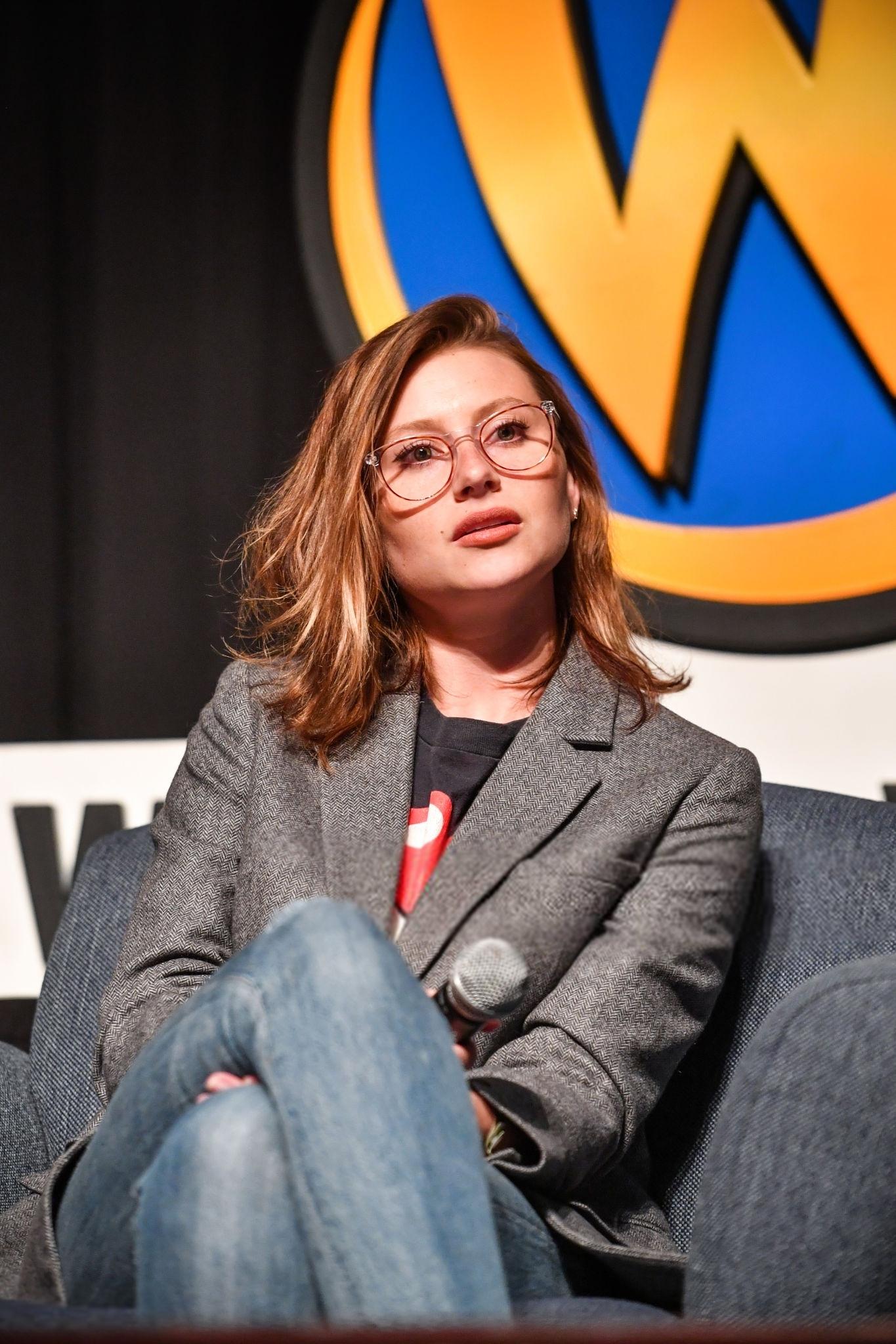 Thanks to aly-michalka.org for HQ photo
