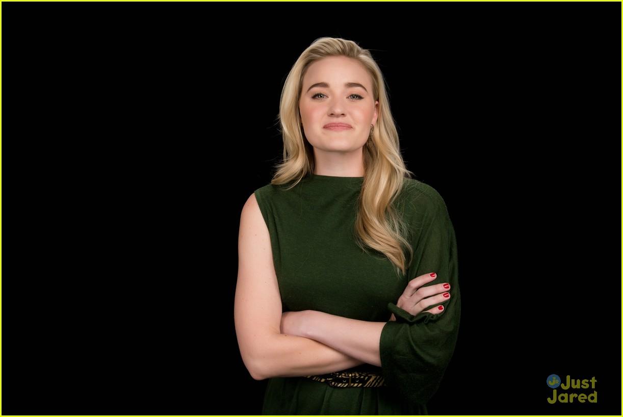 HQ Photo | Thanks to JustJaredJR.com
