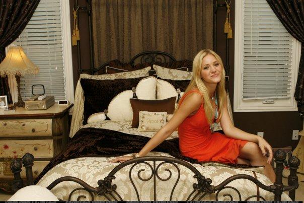 AJ_Michalka_288429.jpg