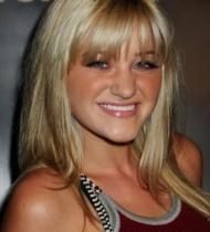 AJ_Michalka_2822029.jpg